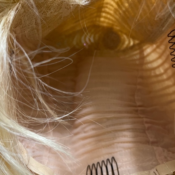 Blonde Wig for Women - Picture 5 of 7